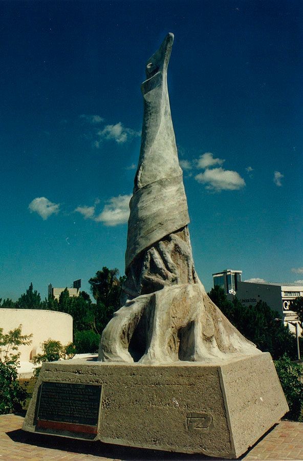 Obra pública / Arte Público _ Franklin Zúñiga _ Monumento al Educador _ Costa Rica